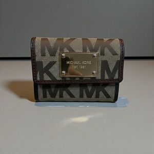 Michael Kors Women’s  monogram key case, ID, and coin wallet brown/tan